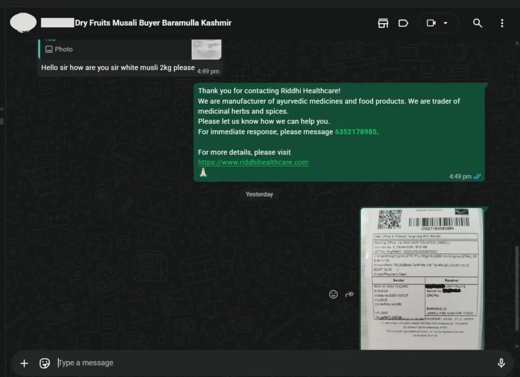 WhatsApp conversation and India Post receipt showing Safed Musli dispatch from Riddhi Healthcare Valsad to an expert buyer in Baramulla, J&K.